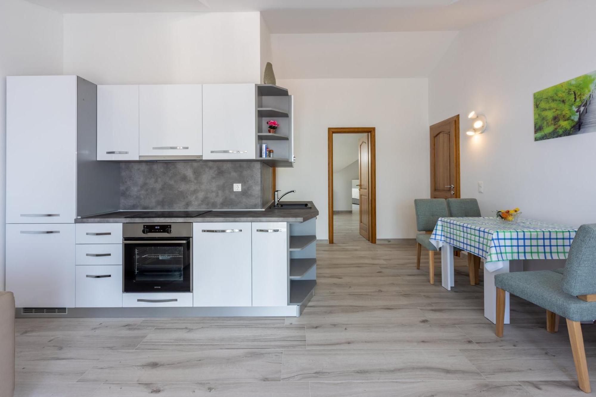 Apartments Sunshine D Crikvenica Exterior foto